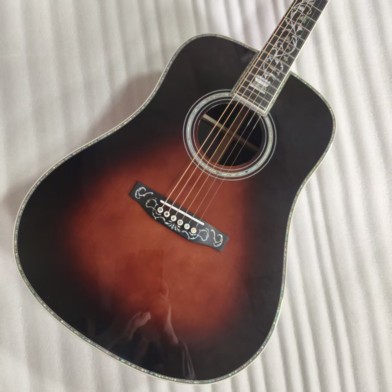 Op maat gemaakte, luxe Dreadno - Acoustic Guitar Dreadnought recensie en prijs