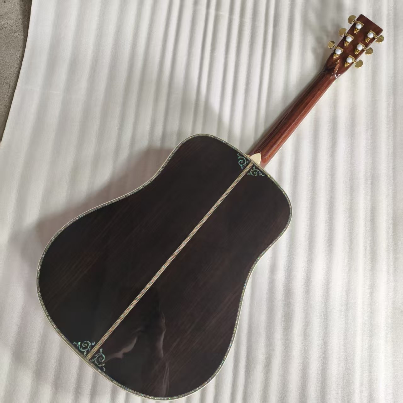 Op maat gemaakte, luxe Dreadno - Acoustic Guitar Dreadnought recensie en prijs